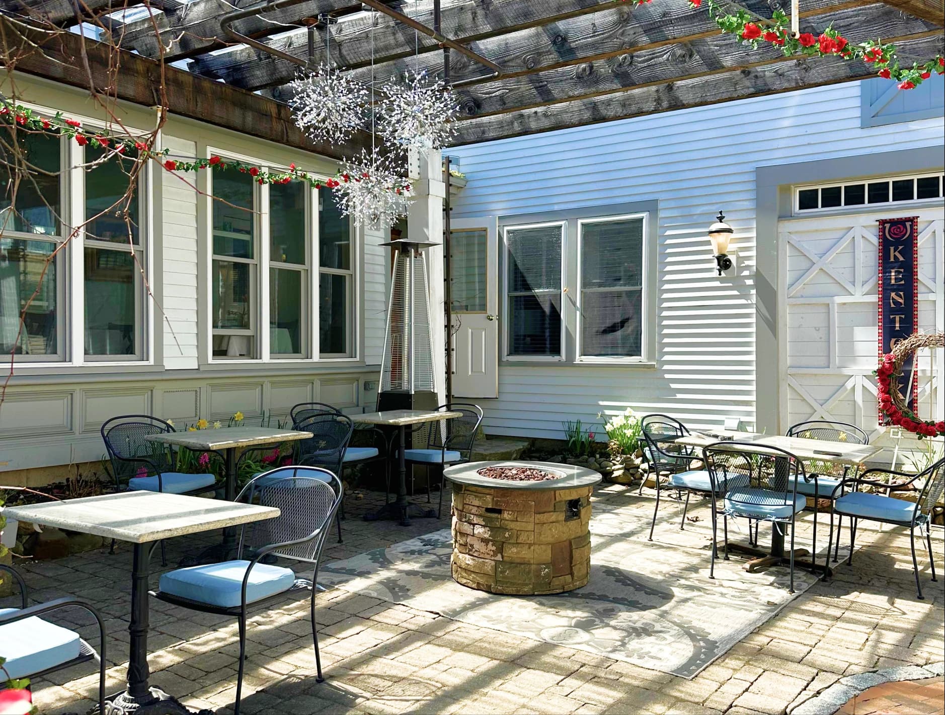 Hartstone Inn dining room